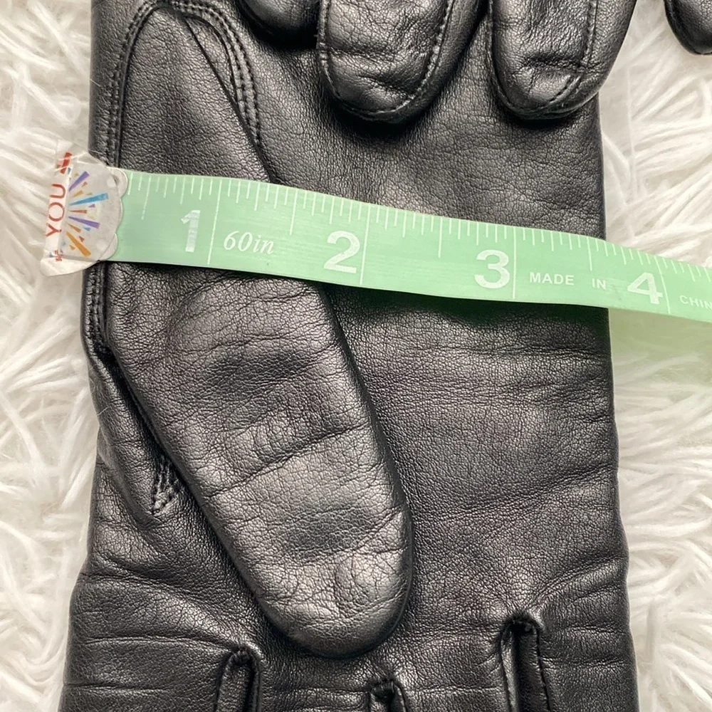 Vintage black ladies driving gloves
